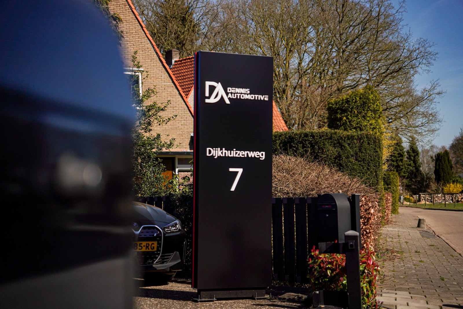 Sleutel met sleutelhanger van Dennis Automotive